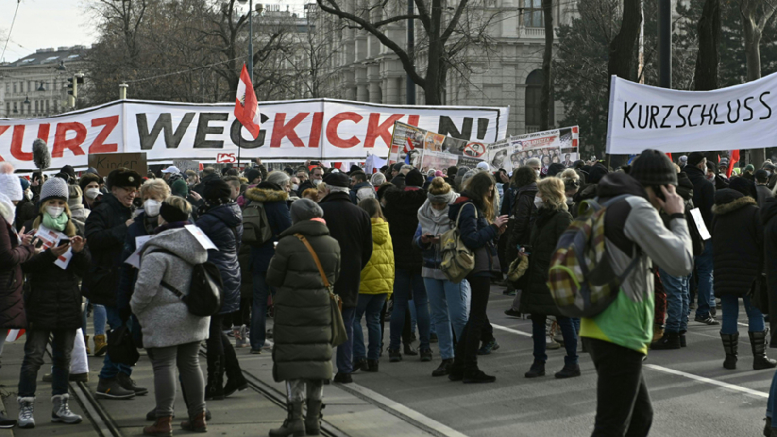 Ausschreitungen in mehreren Ländern Corona Demos in ganz Europa