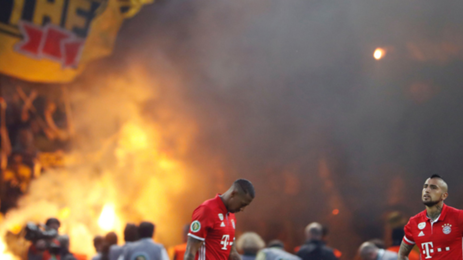 Pyro Skandal Bei Dfb Pokal Finale