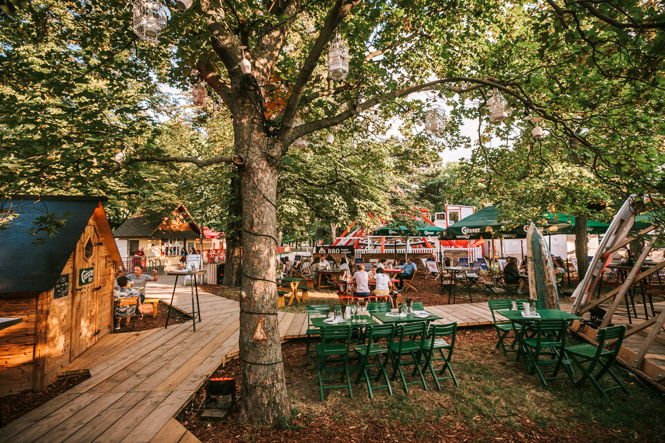 Das Feuerdorf im Wiener Prater eröffnet Sommersaison