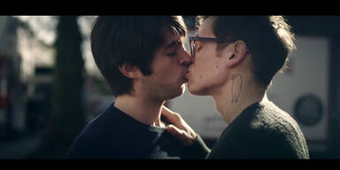 Sido zeigt Homo-Kuss in neuem Video