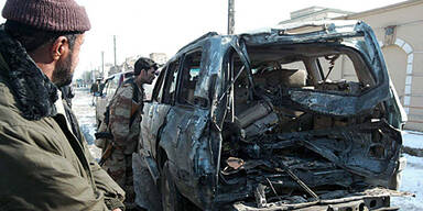 061223_afghanistan_auto_bombe_epa