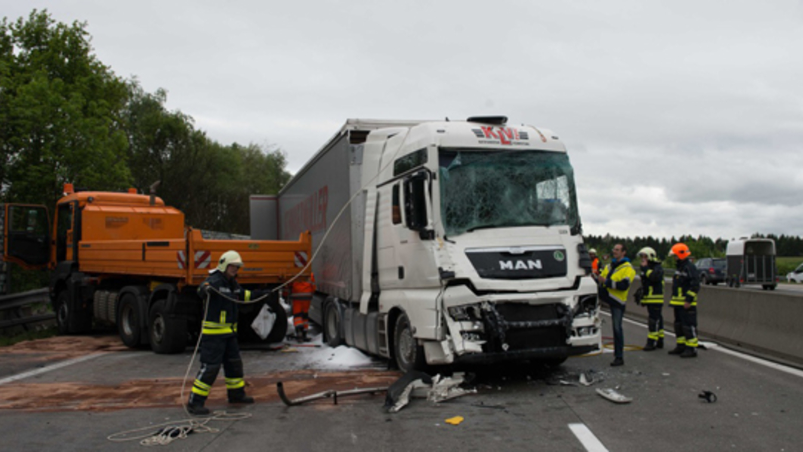 Schwerer Lkw-Unfall Auf A1-Westautobahn - Oe24.at