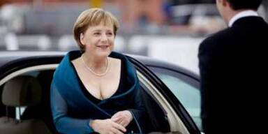 Merkels Dekollete kam super an