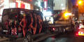 VIDEO: Porno-Bus wird abgeschleppt