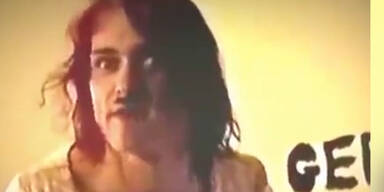 Kurt Cobain als Dragqueen-Hitler verkleidet