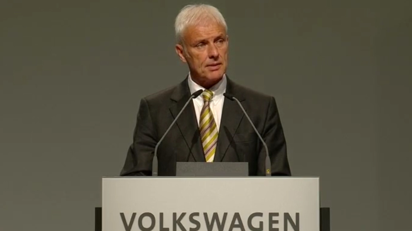 vw chef bittet aktionäre um entschuldigung