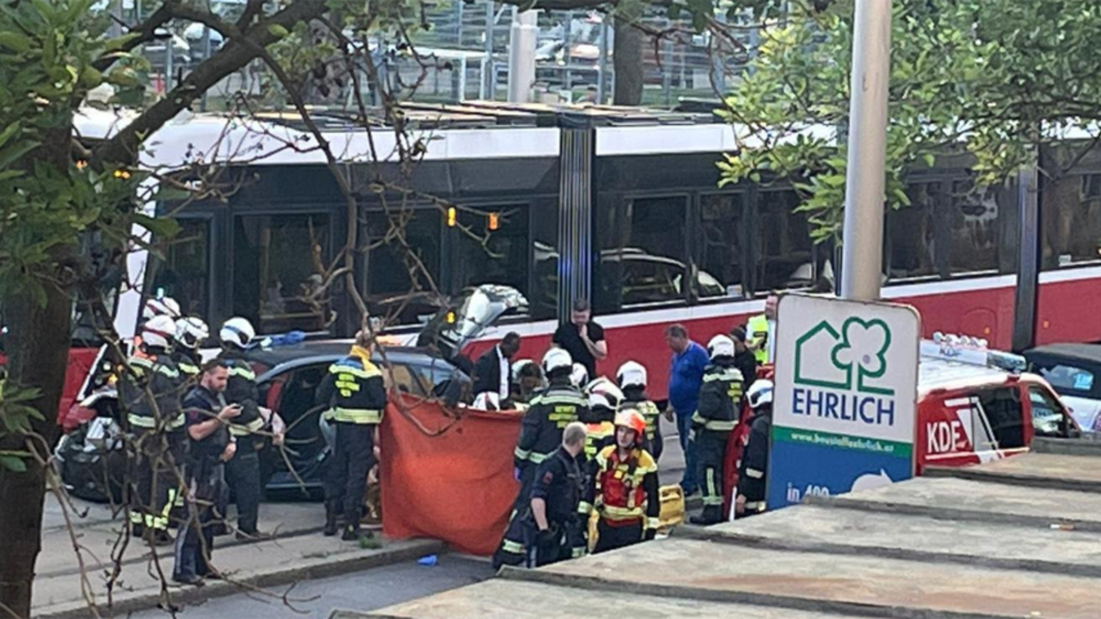 7-verletzte-bei-unfall-mit-stra-enbahn-in-wien-margareten-oe24-at