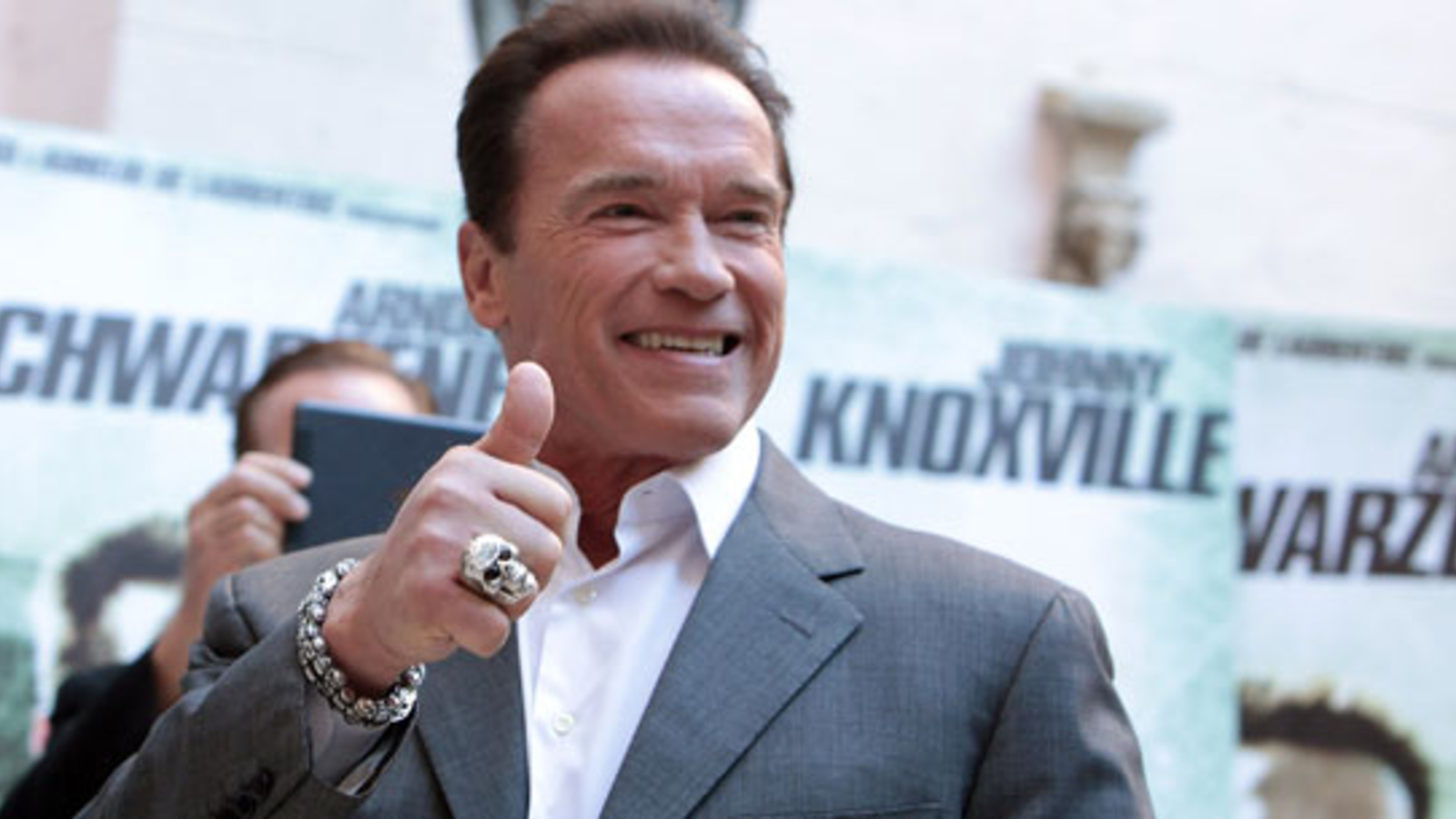 Arnold Schwarzenegger "Macht euch ruhig über mich lustig"