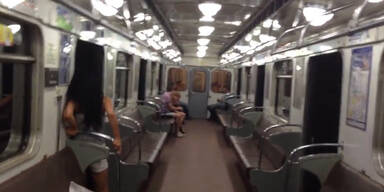 Horror-Trip: U-Bahn fährt mit offenen Türen