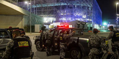 Bomben-Alarm in Rio: Schwimmstadion evakuiert