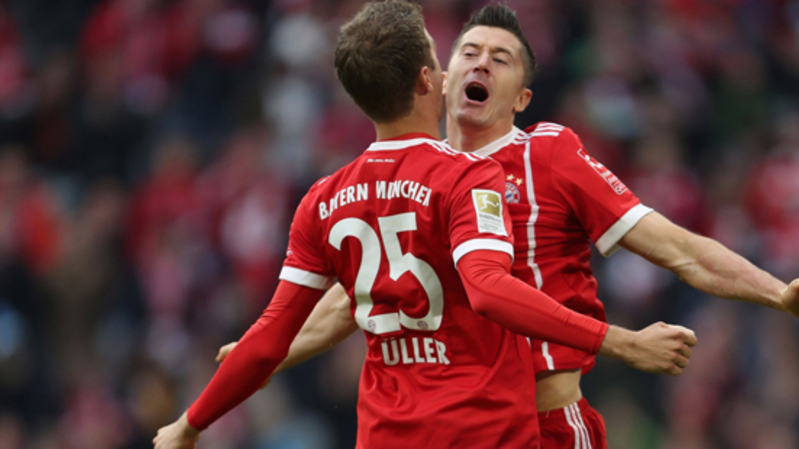 FC Bayern HammerGerücht um Lewy