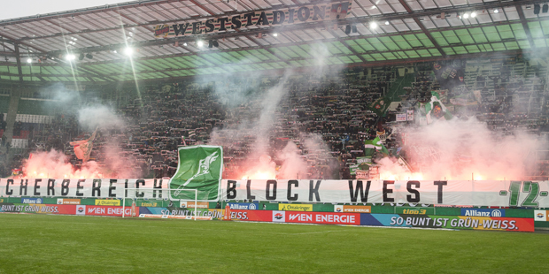Rapid-Fans empören mit Kickl-Plakat
