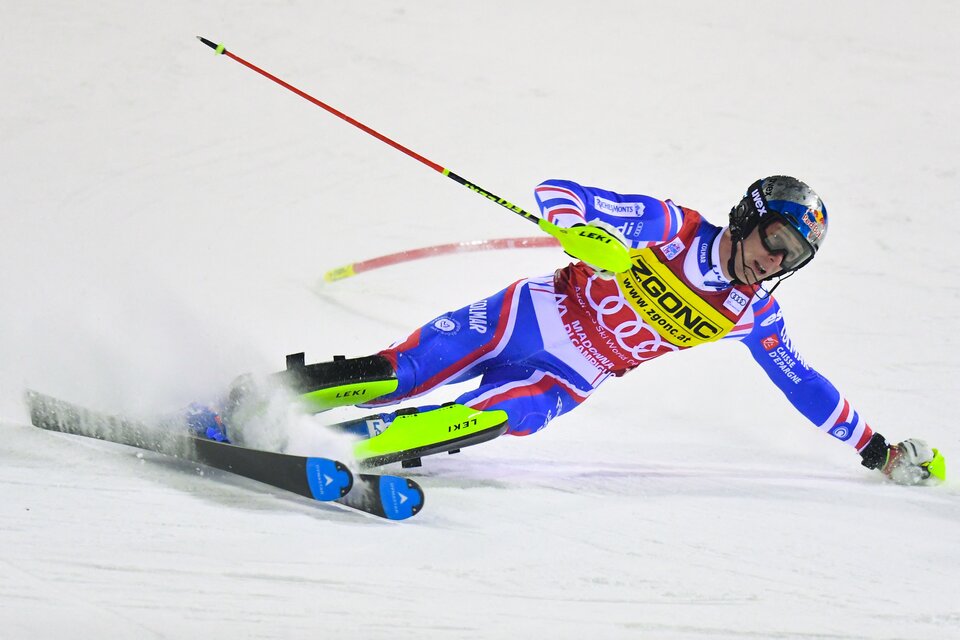 Clement Noël stürzt auf dem Weg zum Sieg