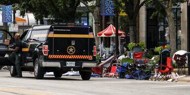Sechs Tote nach Schüssen bei Parade nahe Chicago