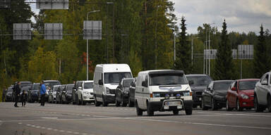 Russen fliehen wegen Teilmobilmachung in Nachbarländer