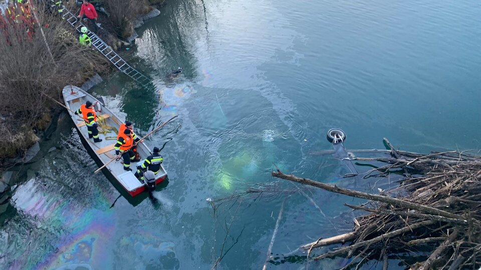20-Jähriger stürzt mit Pkw in Drau Stockenboi