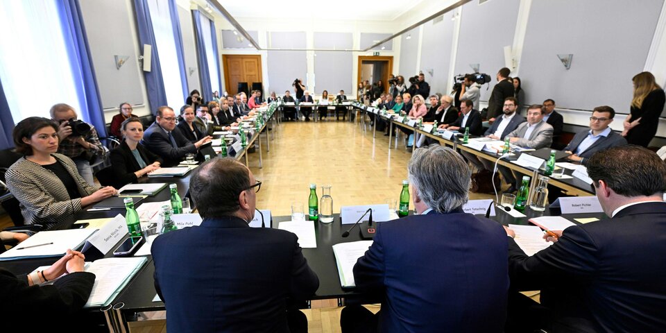 Lebensmittelgipfel: Handel will nicht an hohen Preisen Schuld sein