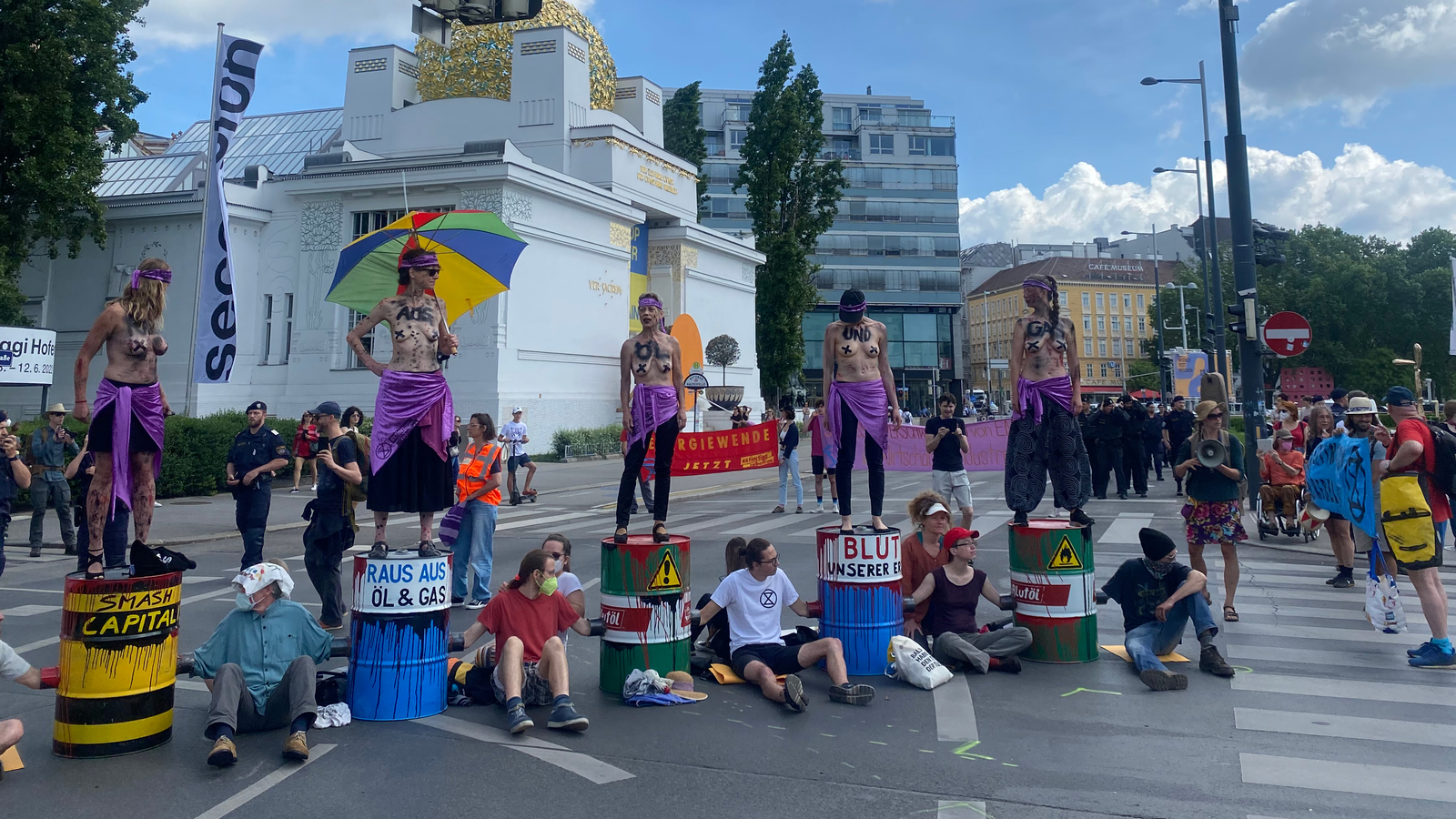 Elf Festnahmen Bei Nippel Protest In Wien   519.900.710