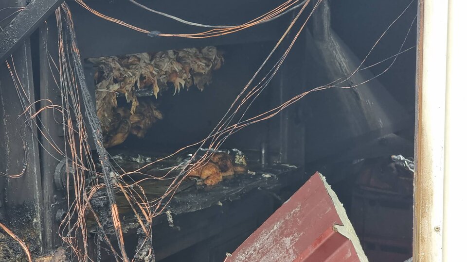 Wien: Standl samt Grillhendl brannte komplett aus
