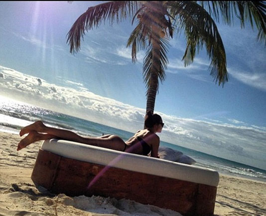 Irina Shayk zeigt sich als sexy Strandnixe
