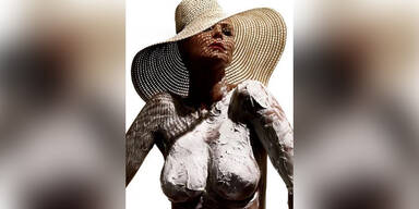 Heidi Klum zeigt sich nackt als Cremeschnitte