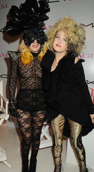 3 Lady Gaga und Cyndi Lauper für MAC VIVA Glam
