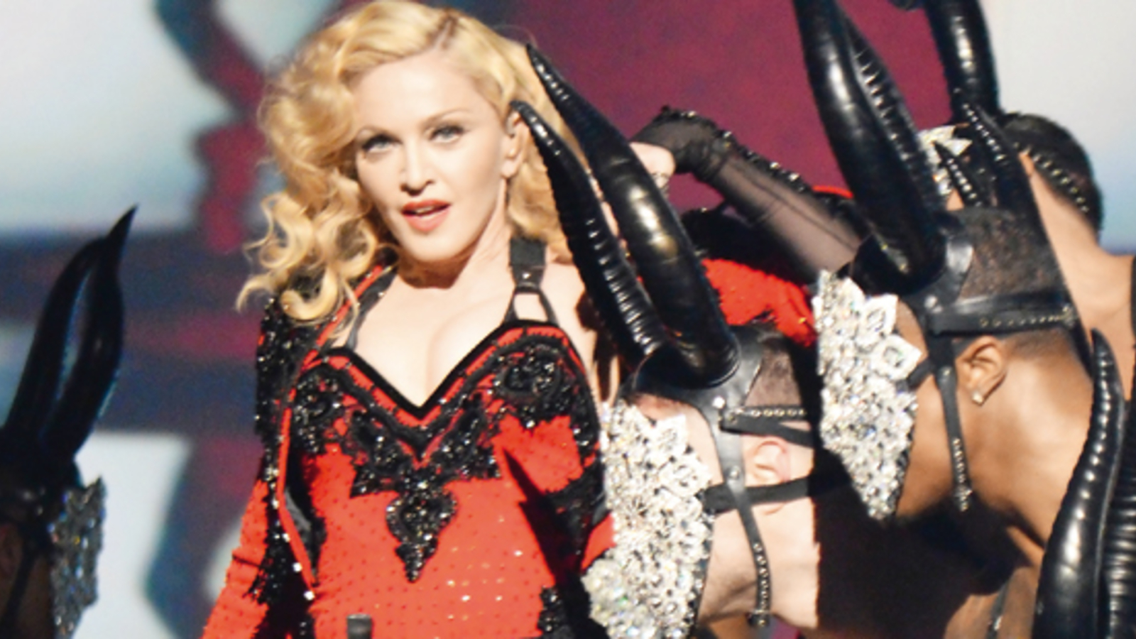 Madonna stürmt die Charts