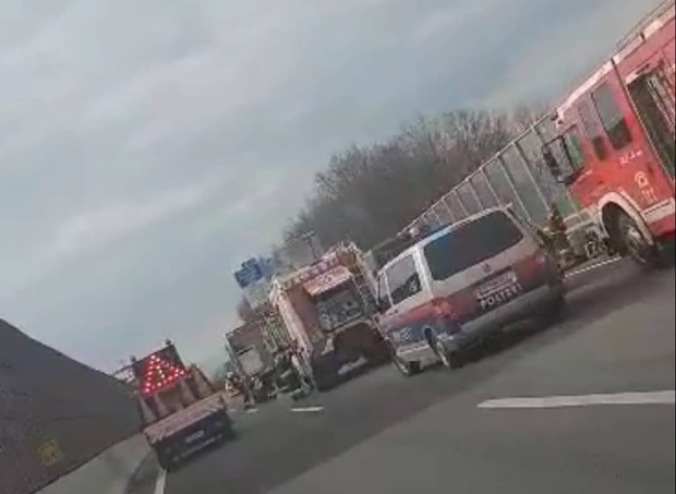 Feuerwehr schäumt: Rettungsgasse versagt bei Bus-Unfall