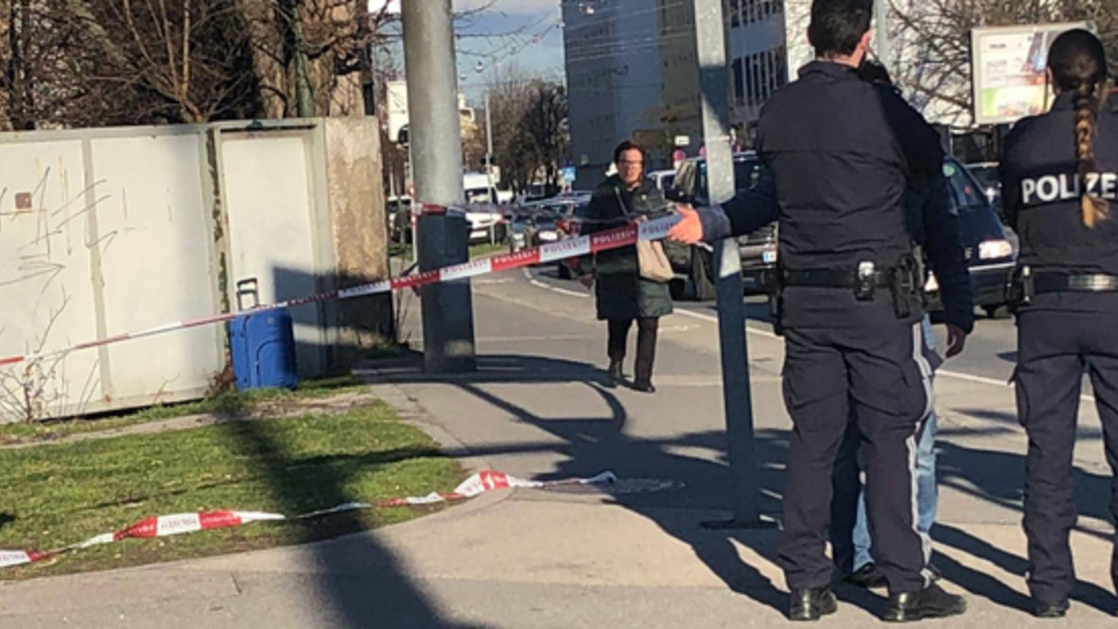 BombenAlarm um blauen Koffer in Wien