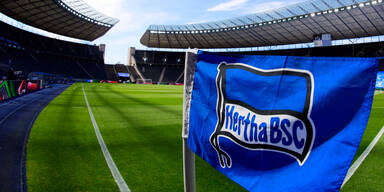 Wappen von Hertha BSC auf Eckfahne