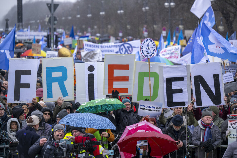 Demonstration für Verhandlungen mit Russland