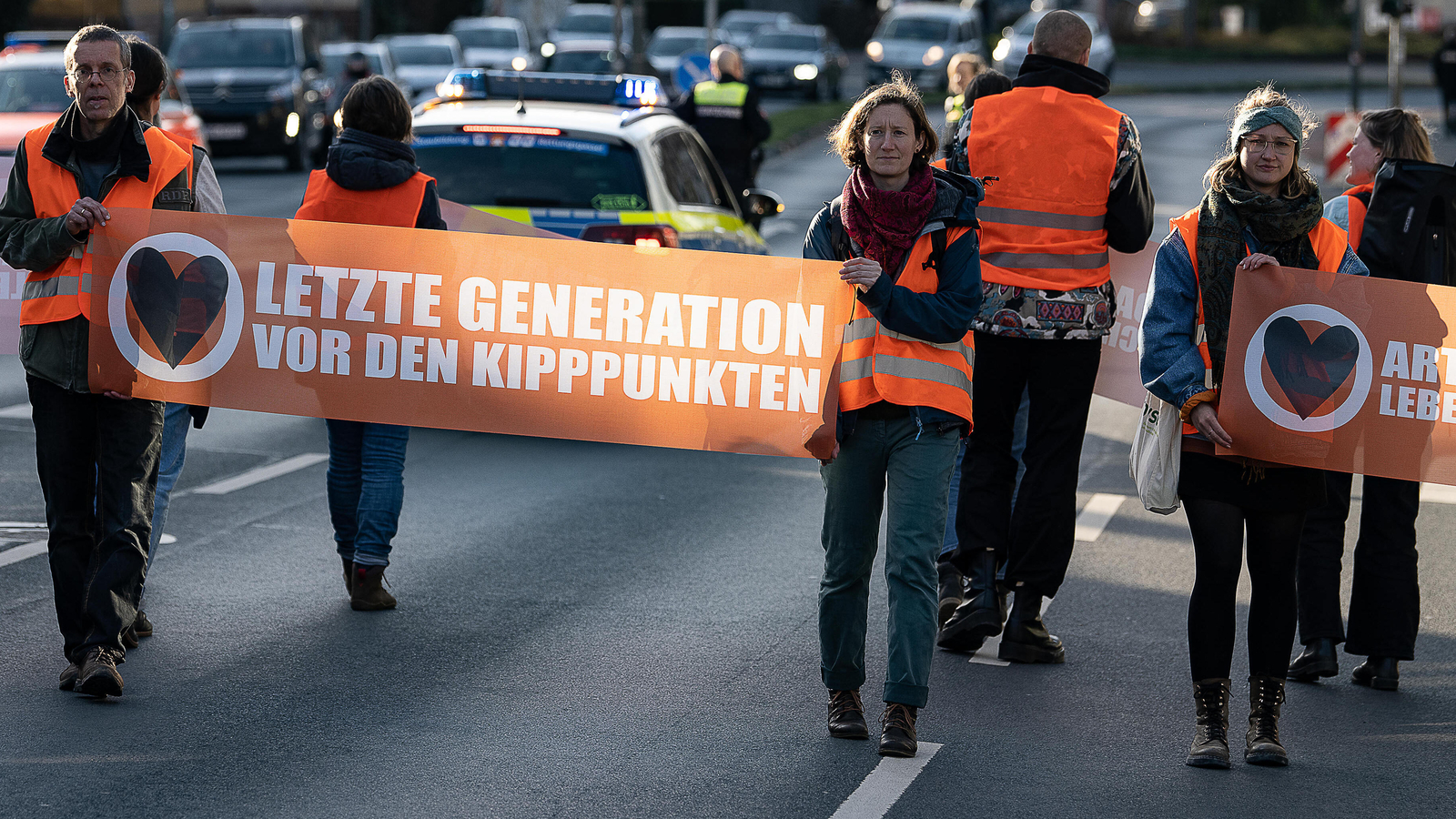 Klima-Kleber Starten Aktionen: Ab Montag Soll Berlin Still Stehen ...