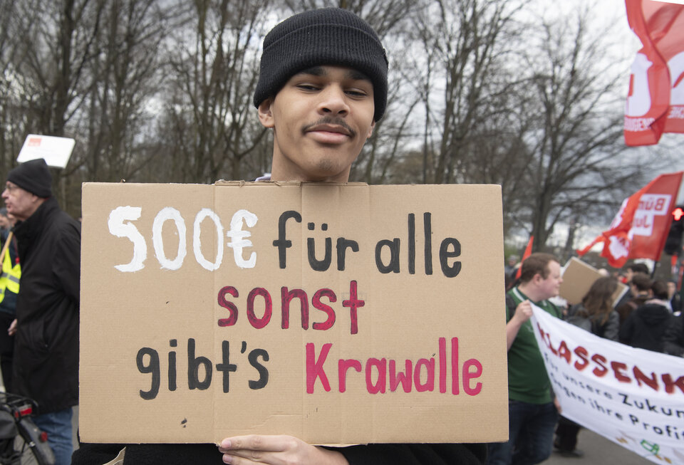 Demonstration von Verdi und EVG