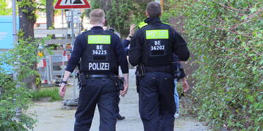Zwei Kinder in Schule in Berlin-Neukölln von Mann verletzt