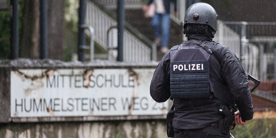 Größerer Polizeieinsatz nach Drohung an Schule