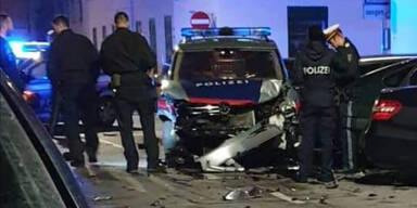 Polizeiautos Crash Darwingasse