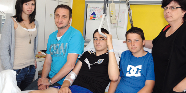 Fußballer 9 Zehen wieder angenäht
