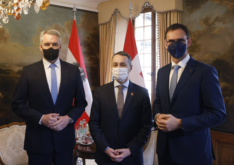 Bundeskanzler Karl Nehammer (ÖVP/l.) und Vorarlbergs LH Markus Wallner (ÖVP/r.)