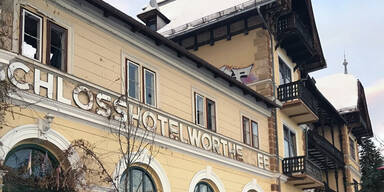 Baufälliges "Hotel Wörthersee" in Klagenfurt in Brand