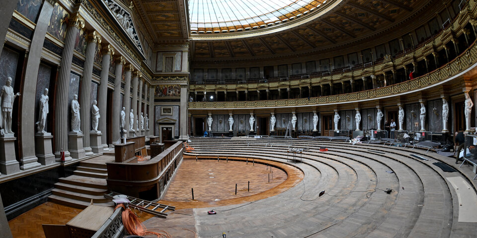 Erster Blick ins neue Parlament