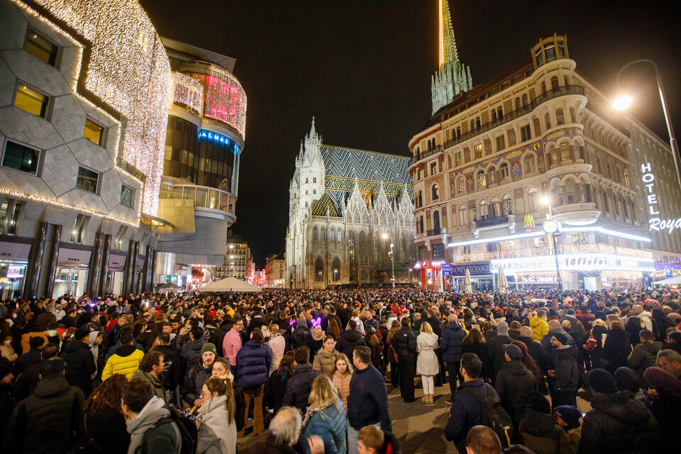 Silvesterabend: Tausende feierten am Stephansplatz