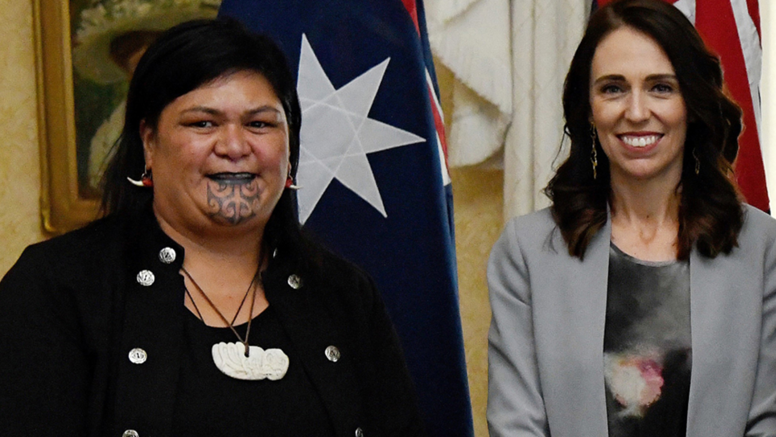 Neuseelands neue Außenministerin trägt Kinn Tatoo