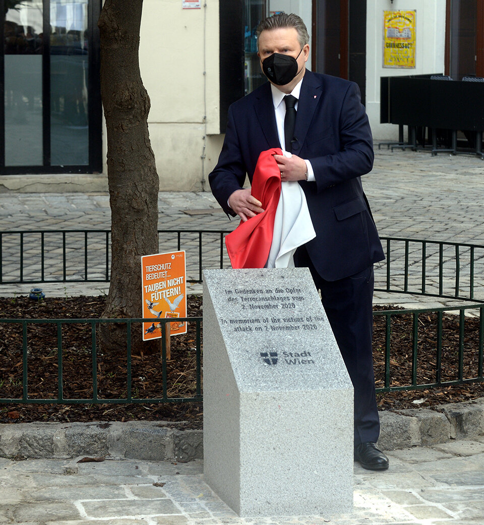 Gedenkstein für die Opfer der Terrornacht in Wien enthüllt