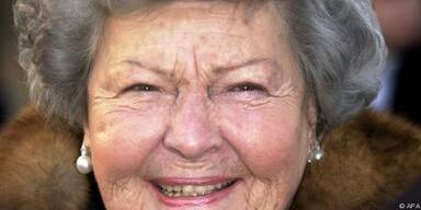 Aenne Burda: Königin der Schnittmuster wäre 100