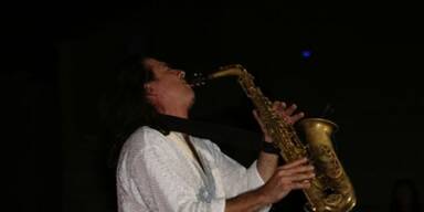 Andrew Young verzaubert mit dem Saxophon