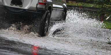 Überflutete Straße Regen Unwetter