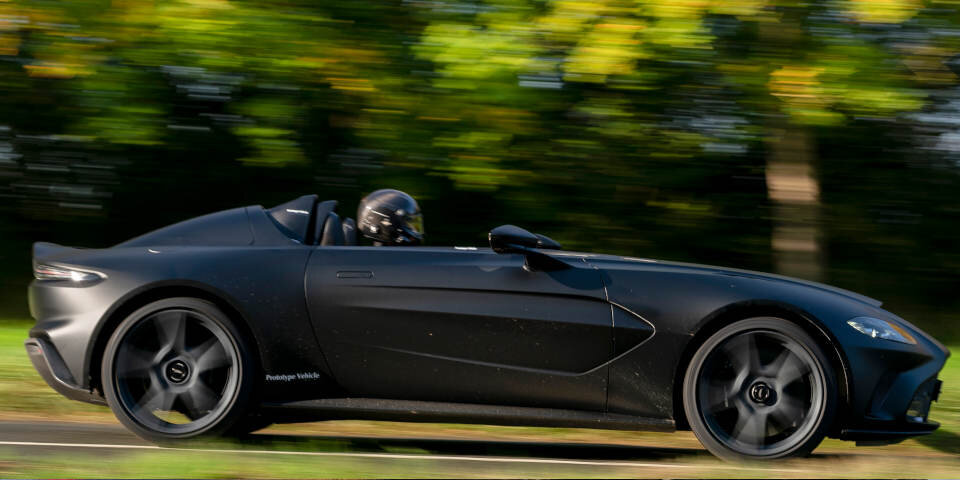 Aston Martin V12 Speedster als Prototyp unterwegs