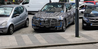 BMWs Elektro-Flaggschiff als Erlkönig in Wien erwischt