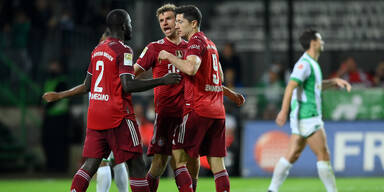 Zehn Bayern feiern 3:1-Sieg in Fürth