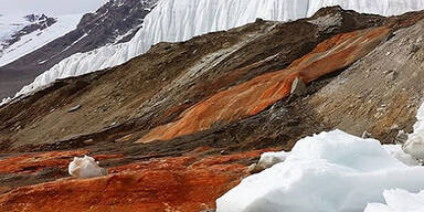 Rätsel um „Blut-Wasserfall“ in Gletscher